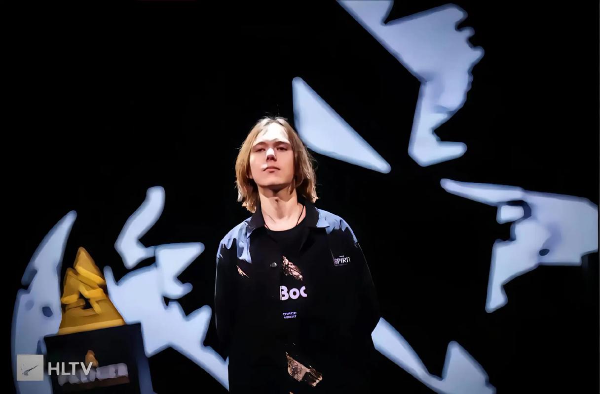 NAVI 击败 Aurora，晋级 2025 年 Thunderpick 世界冠军赛季后赛